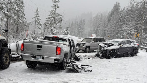 US-2 reopens near Stevens Pass after crash, snow hits WA passes