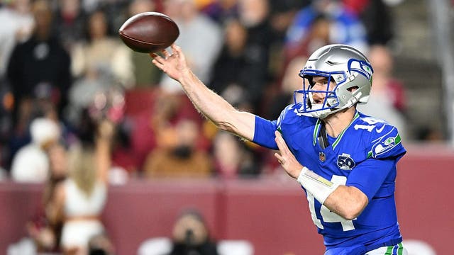 Sam Darnold shining as Seattle Seahawks quarterback, leading team to 6-2 start