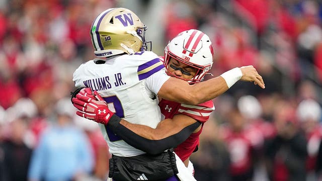 No. 24 Washington Huskies clamped by Wisconsin in 13-10 loss to Badgers