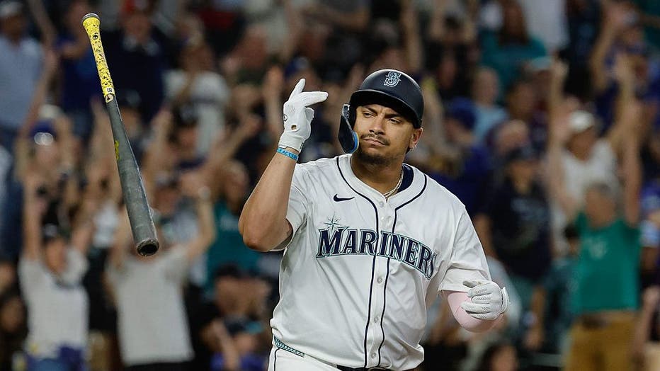 Mariners officially announce five-year deal for Josh Naylor | FOX