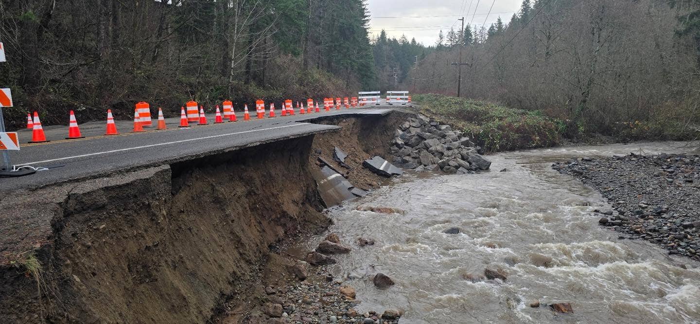 LIVE UPDATES: Road closures, power outages, flooding in western WA