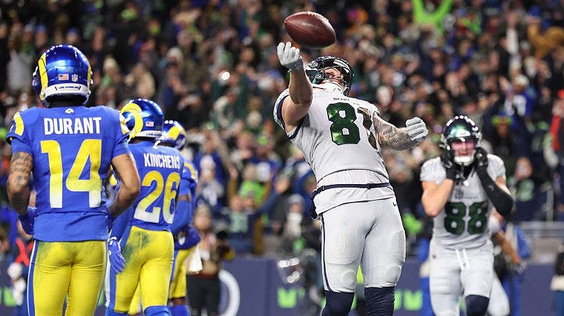 Seattle Seahawks shock Rams, rally from 16-point fourth quarter deficit for 38-37 OT win