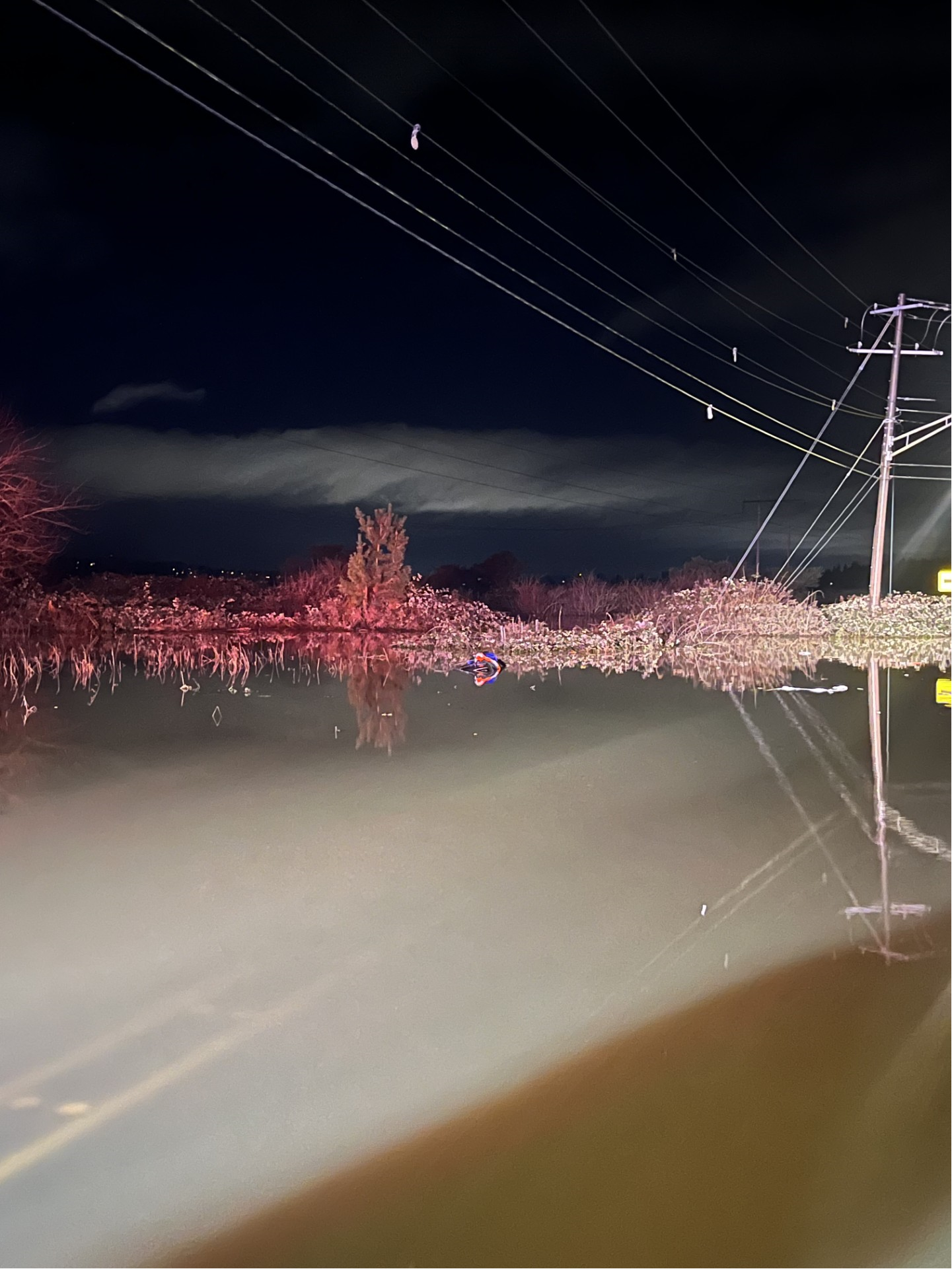 Person dead after driving car onto flooded roadway in Snohomish, WA