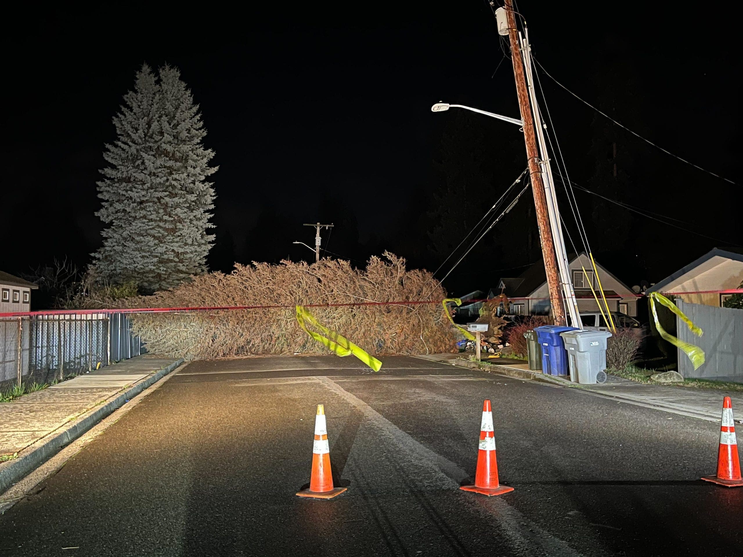 LIVE UPDATES: WA power outages, flooding, blizzard warning, road closures