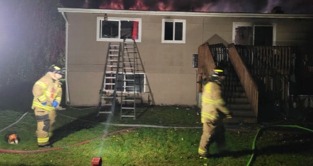 1 dead, 1 hospitalized after house fire in Lakewood, WA