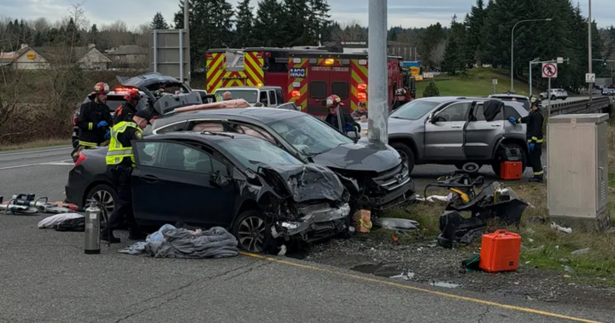 Man charged in Puyallup, WA crash that injured family of 4 | FOX 13 Seattle