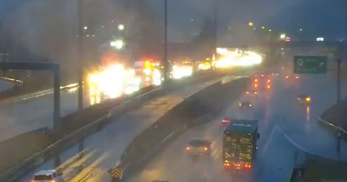 Deadly crash snarls traffic on SR-167 in Auburn, WA | FOX 13 Seattle