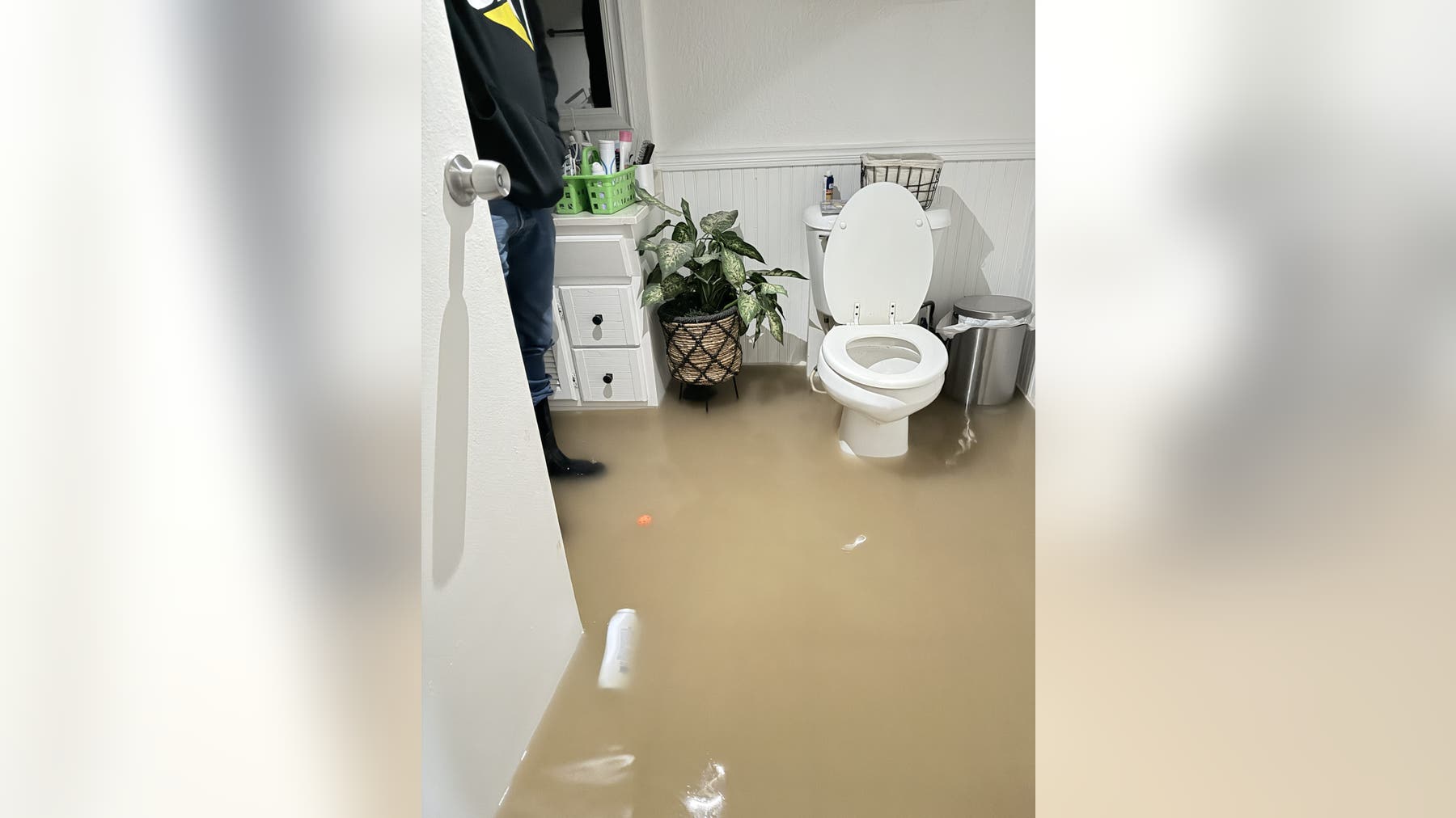 Skagit River flooded homes in Burlington, WA, residents still evacuated Friday