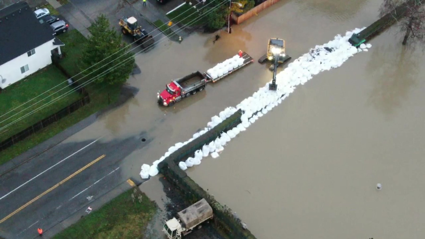 Some Pacific, WA residents return home after evacuating from White River flooding
