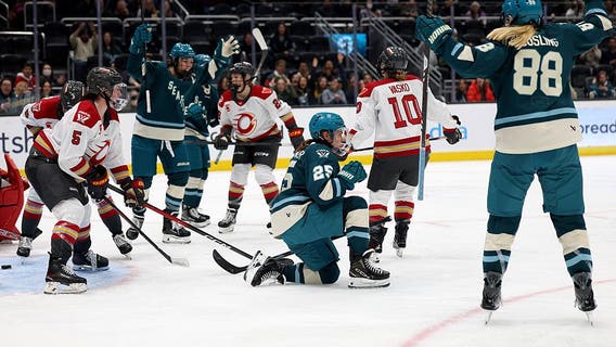 Alex Carpenter scores twice as Seattle Torrent beat Charge 4-1