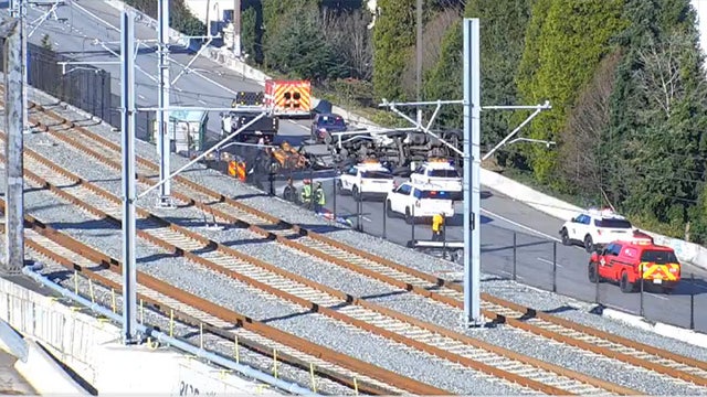 Westbound I-90 reopens following semi-truck crash in Seattle