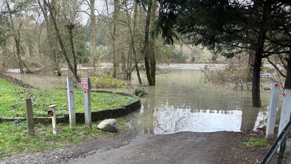 At 9:30 a.m. today, Sheriff’s Office deputies began evacuating the Three Rivers Mobile Home Park (Snohomish) due to flooding concerns.