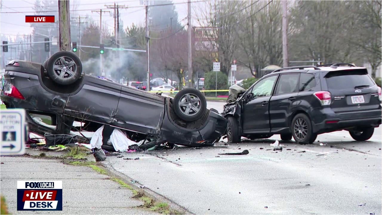 Two killed in multi-car crash in Everett, WA; police investigating