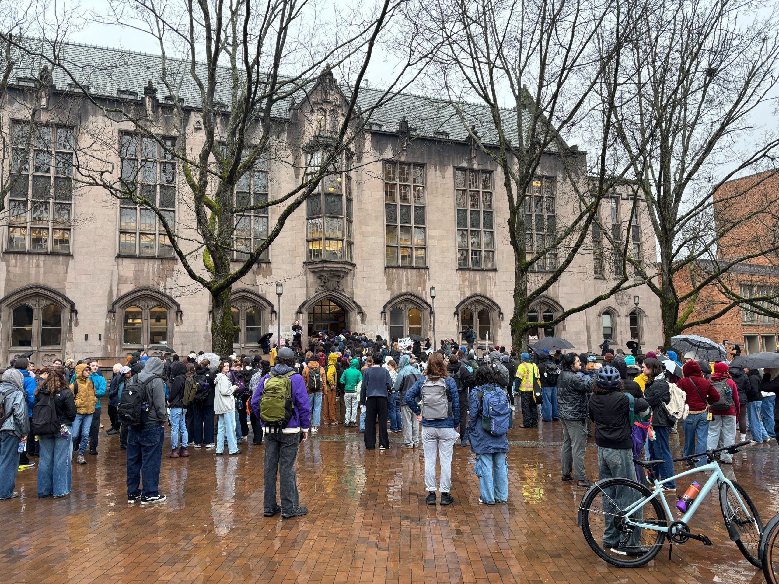 Anti-ICE protesters occupy University of Washington building