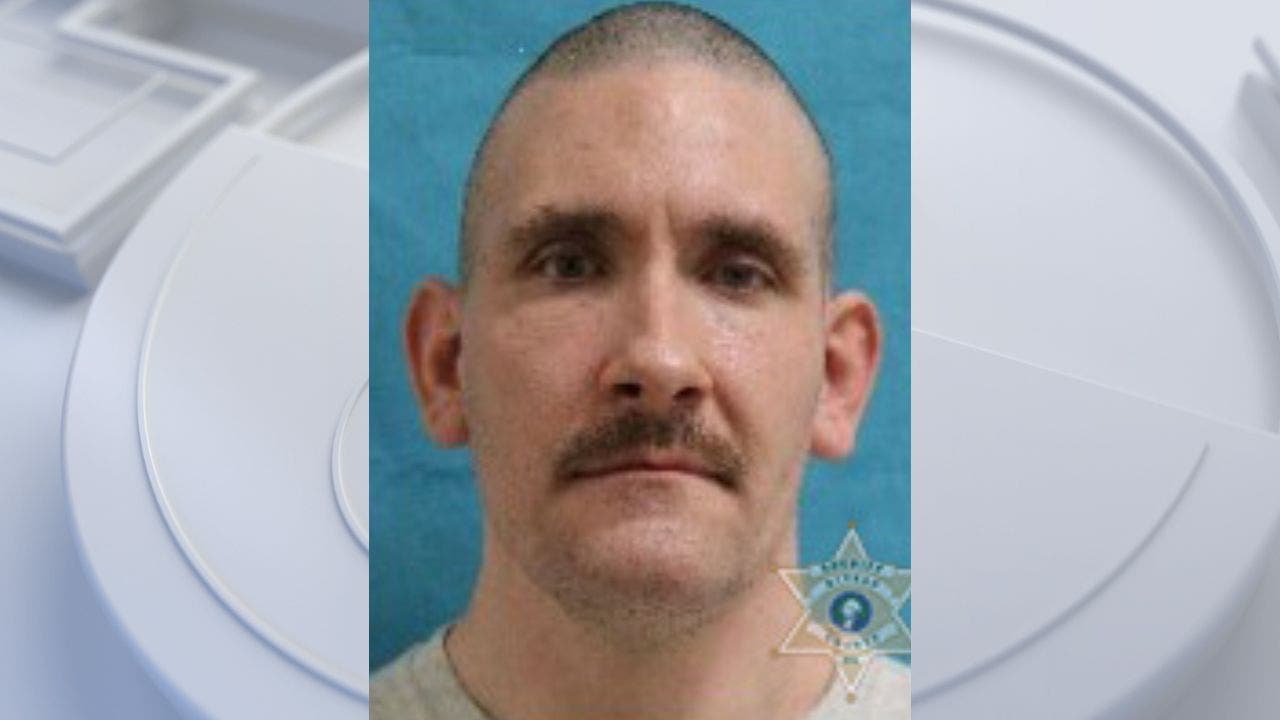 Manhunt underway for suspect in Port Orchard, WA shooting