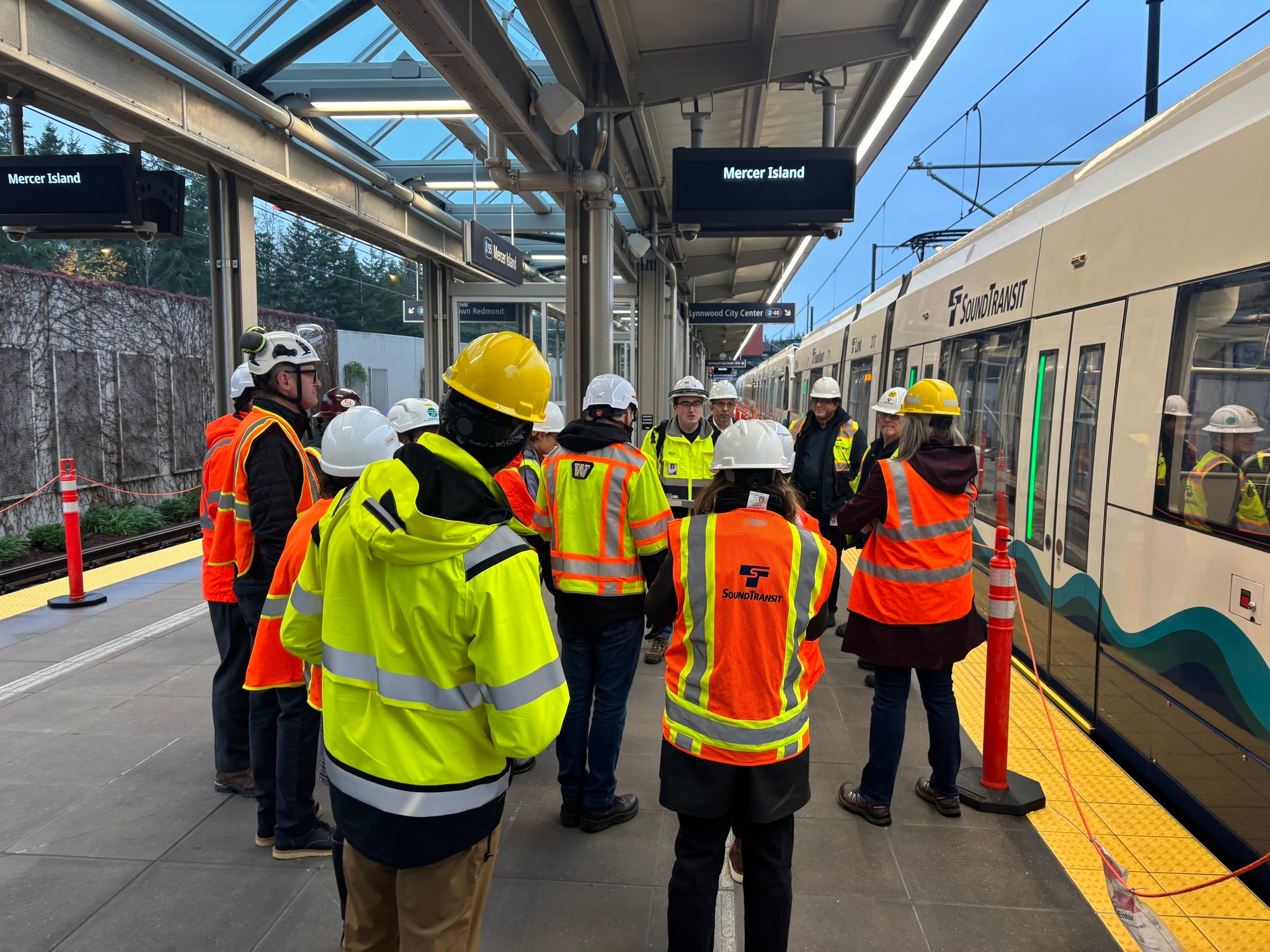 Seattle light rail across Lake Washington nearing simulated service phase