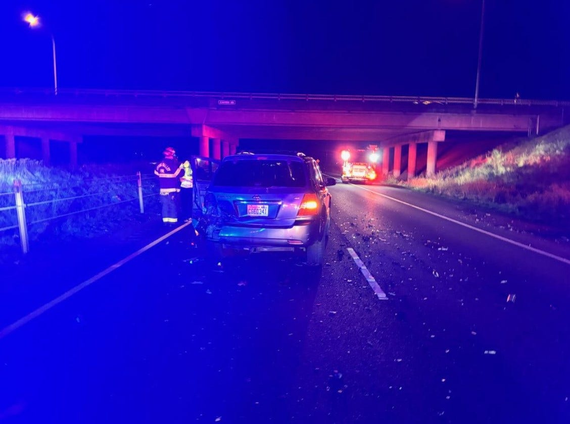 WA trooper struck, injured in multi-car crash on SR 512
