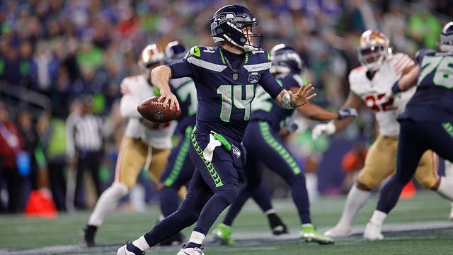 Letting it rip, Sam Darnold plays fearless through oblique injury for Seattle Seahawks