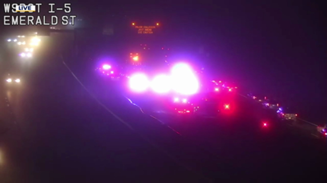 1 person hospitalized after 21-car pileup on I-5 near Fife, WA