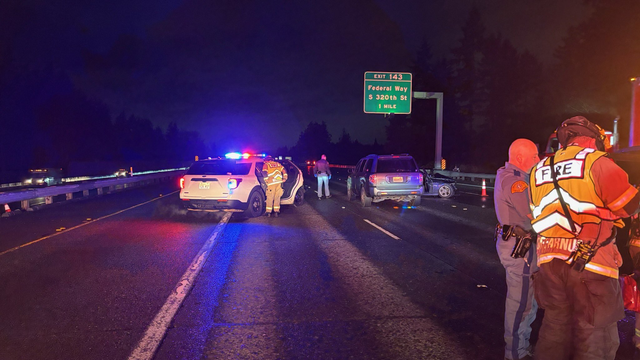 2 in custody after short pursuit, crash on I-5 in Auburn, WA