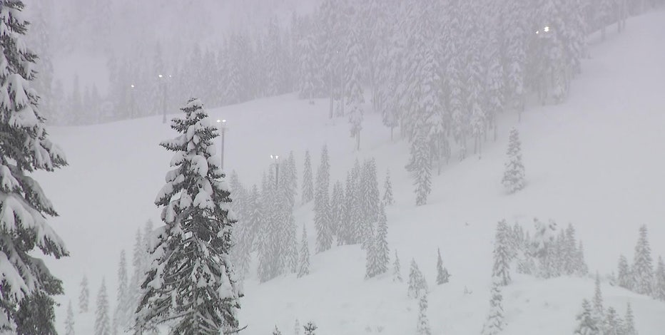 Steven Pass Ski Resort closed because of power outage