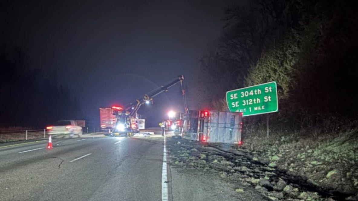 Semi full of candy crashes on Highway 18 in Covington, WA