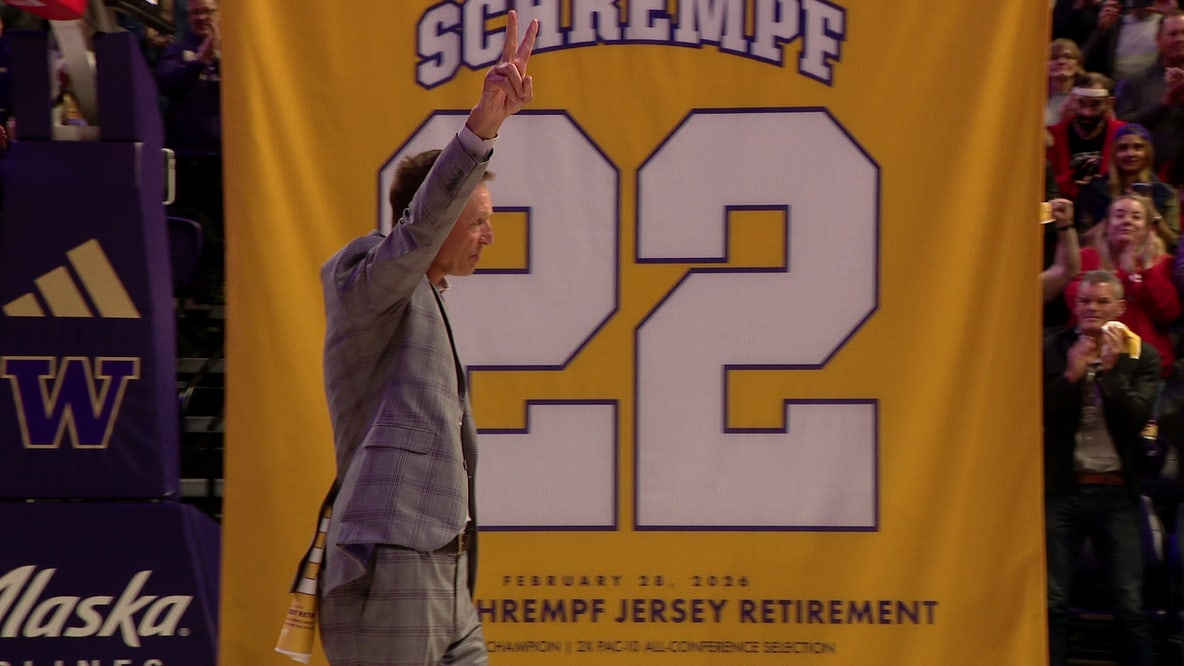 University of Washington retires jersey of legendary Detlef Schrempf