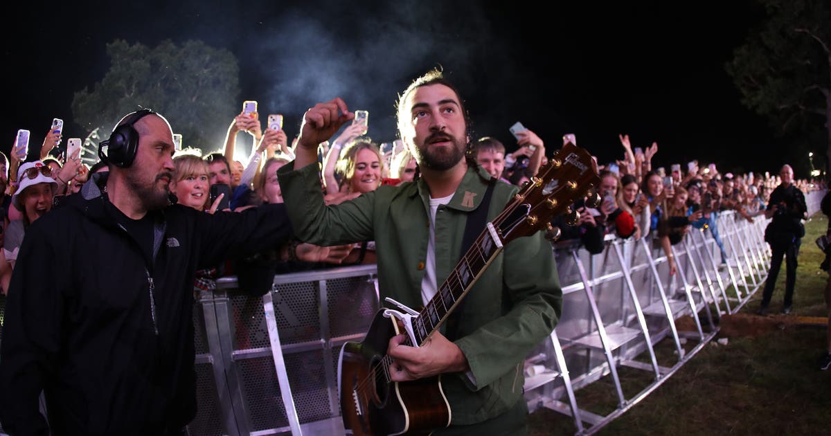 Noah Kahan announces Seattle tour stop at T-Mobile Park