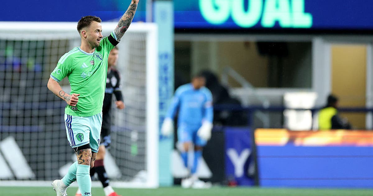 Paul Rothrock leads Seattle Sounders to 2-0 victory over Colorado Rapids in season opener