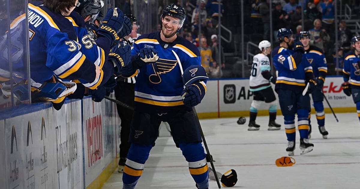 Dylan Holloway scores hat trick as Seattle Kraken lose 5-1 to Blues