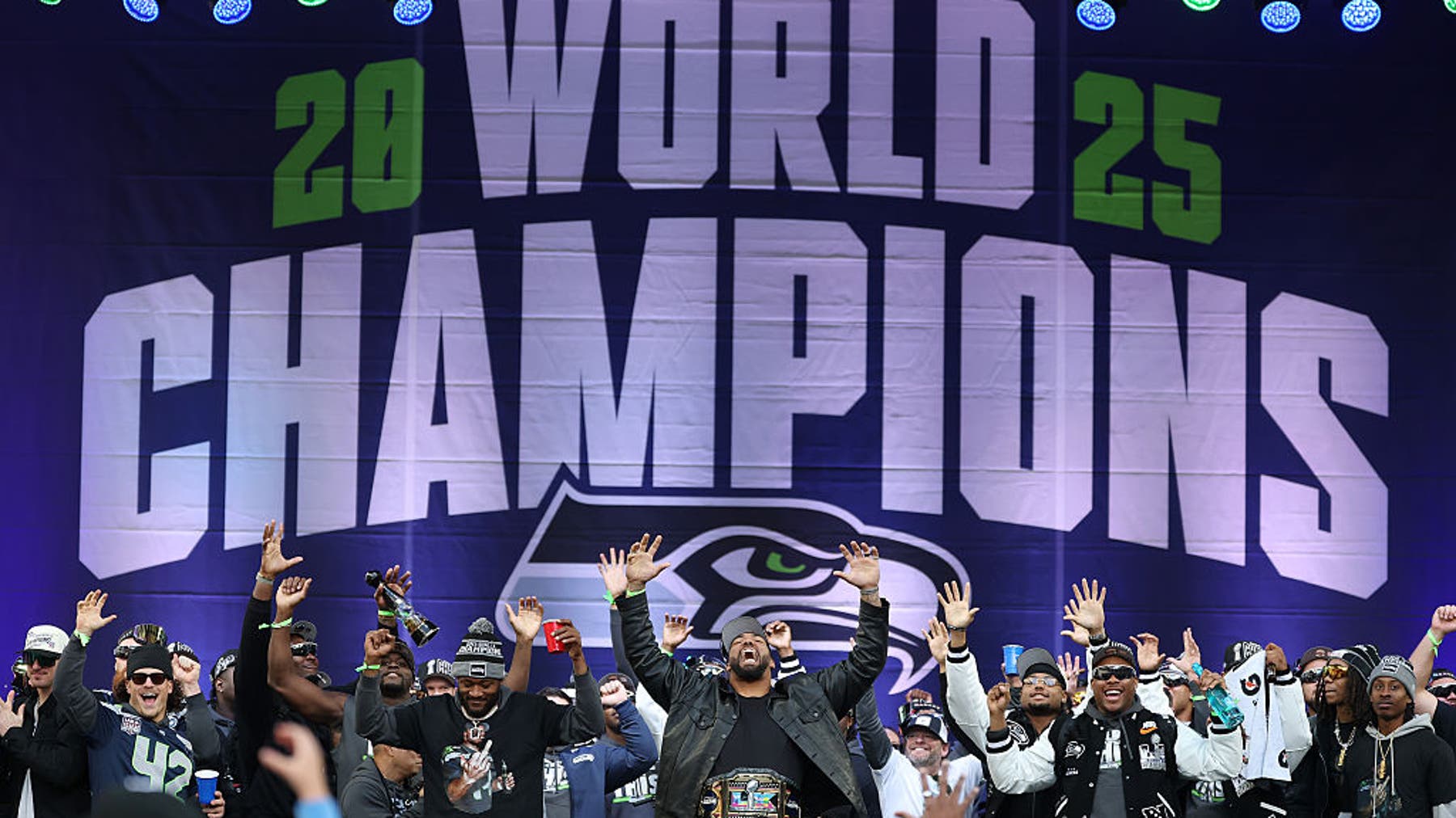 LIVE Seahawks Super Bowl parade: Video, highlights, more from downtown Seattle