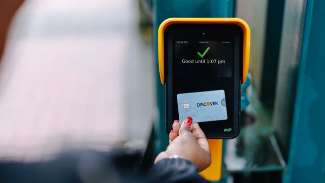 ORCA launching contactless 'Tap to Pay' for light rail, buses in WA. Here's when