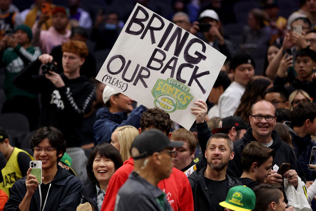 NBA Board of Governors vote to allow league to explore expansion bids in Seattle, Vegas, report