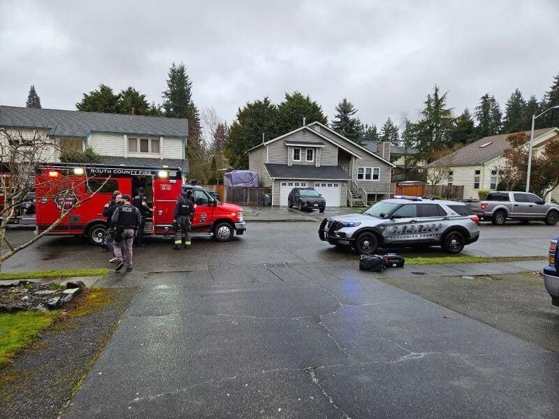 1 injured in shooting near Lynnwood, WA high school, prompting lockdowns