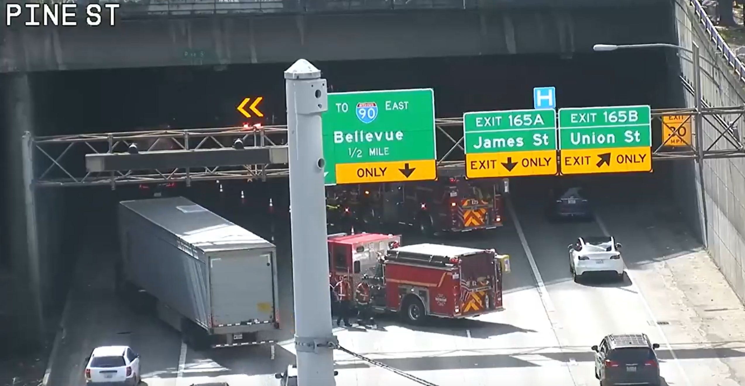 Lanes reopen on southbound I-5 in Seattle after crash, traffic delays remain