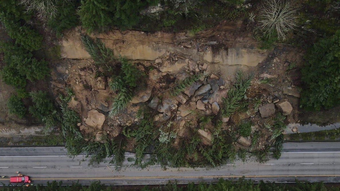 Landslide closes northbound I-5 near Bellingham, WA