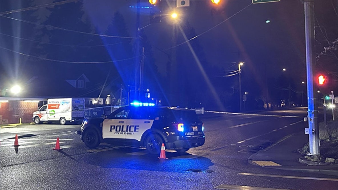 Police investigate deadly shooting involving officers in Everett, WA