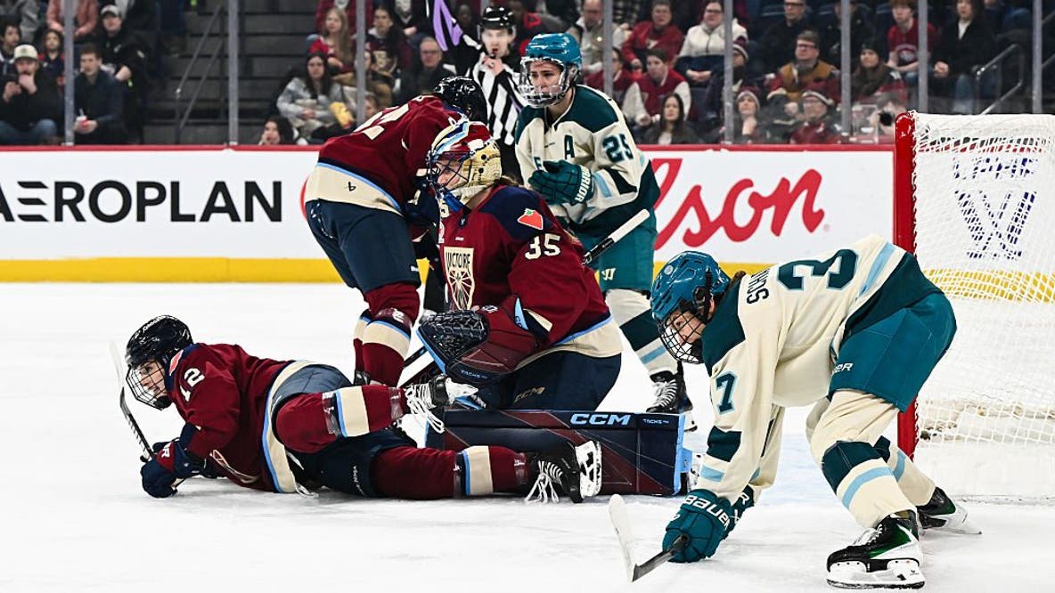 Alex Carpenter scores lone goal for Seattle Torrent in 4-1 loss to Victoire