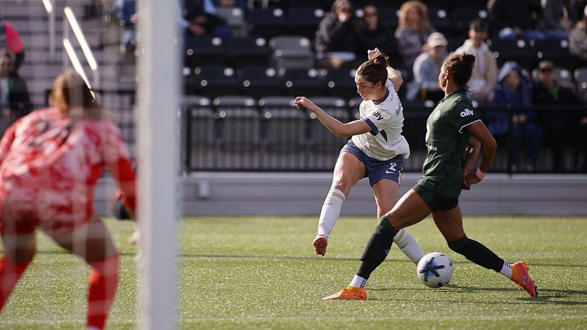 Maddie Mercado, Nérilia Mondésir lead Seattle Reign to 2-1 win over Racing Louisville