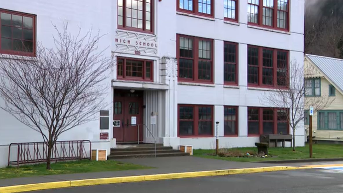 Skykomish, WA teacher arrested for alleged rape of a student