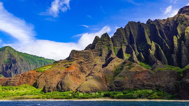 3 killed in tourist helicopter crash off the coast of the Hawaiian island of Kauai