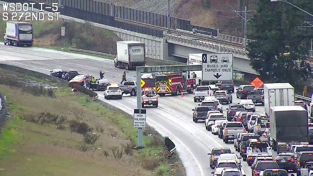Multi-car crash cleared from I-5 in Kent, WA