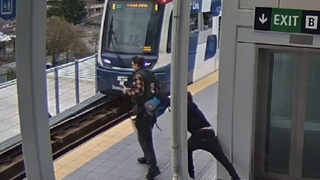 Man tries to push victim into train at Seattle light rail station: docs