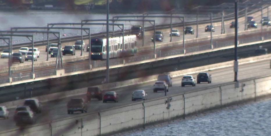 Big crowds expected for Lake Washington light rail crossing