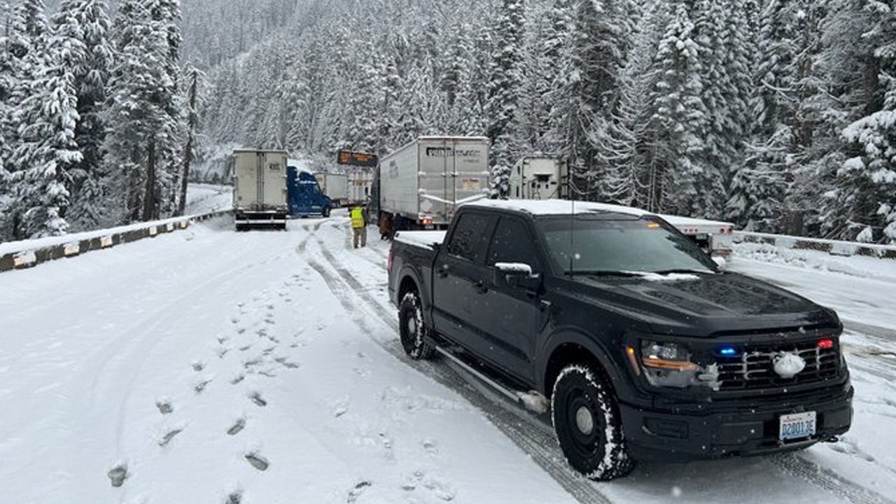 I-90 closed at Snoqualmie Pass due to collisions, stuck semis