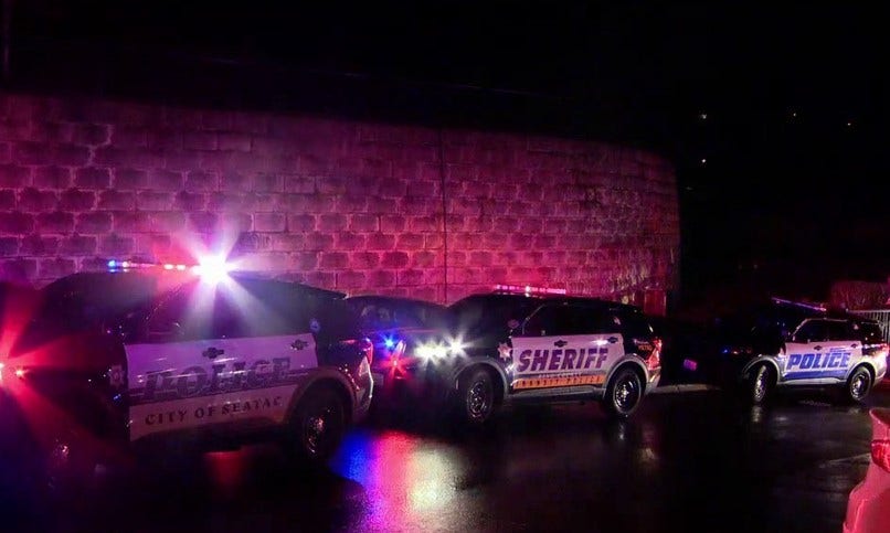 Deputies investigate deadly shooting at apartment complex in Skyway, WA