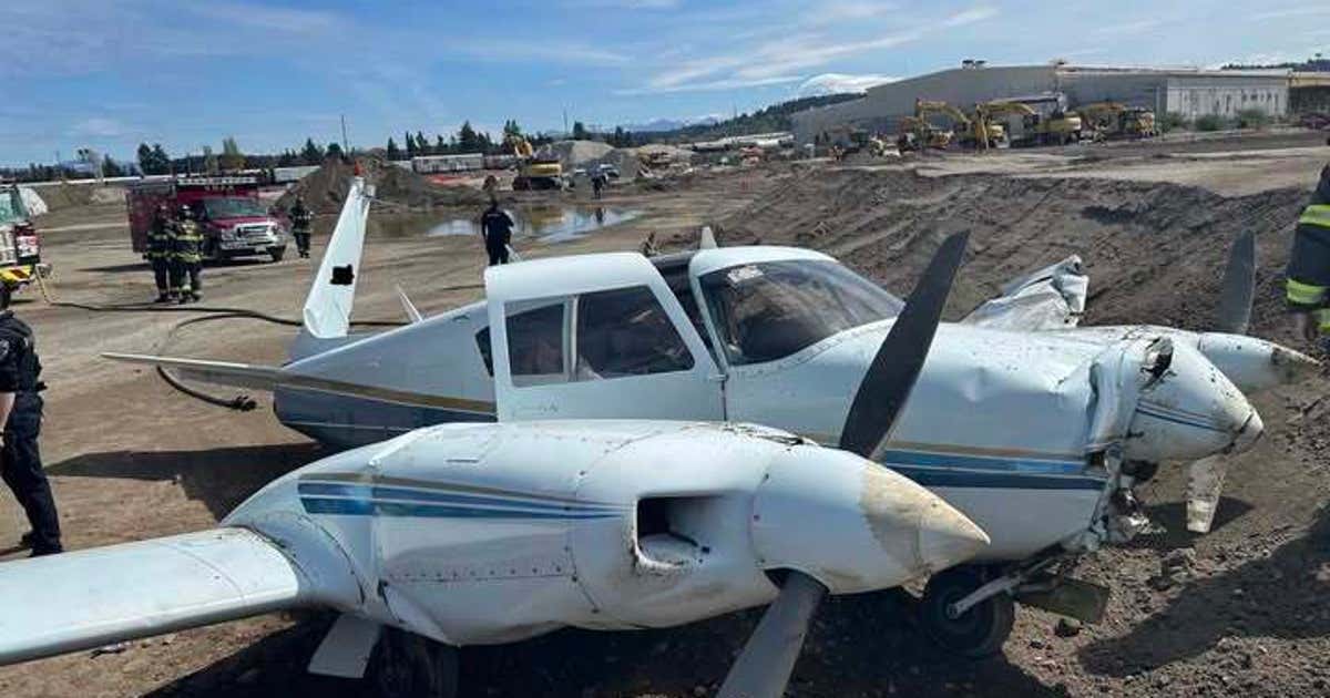 Small plane loses engine, makes emergency landing at Auburn, WA construction site