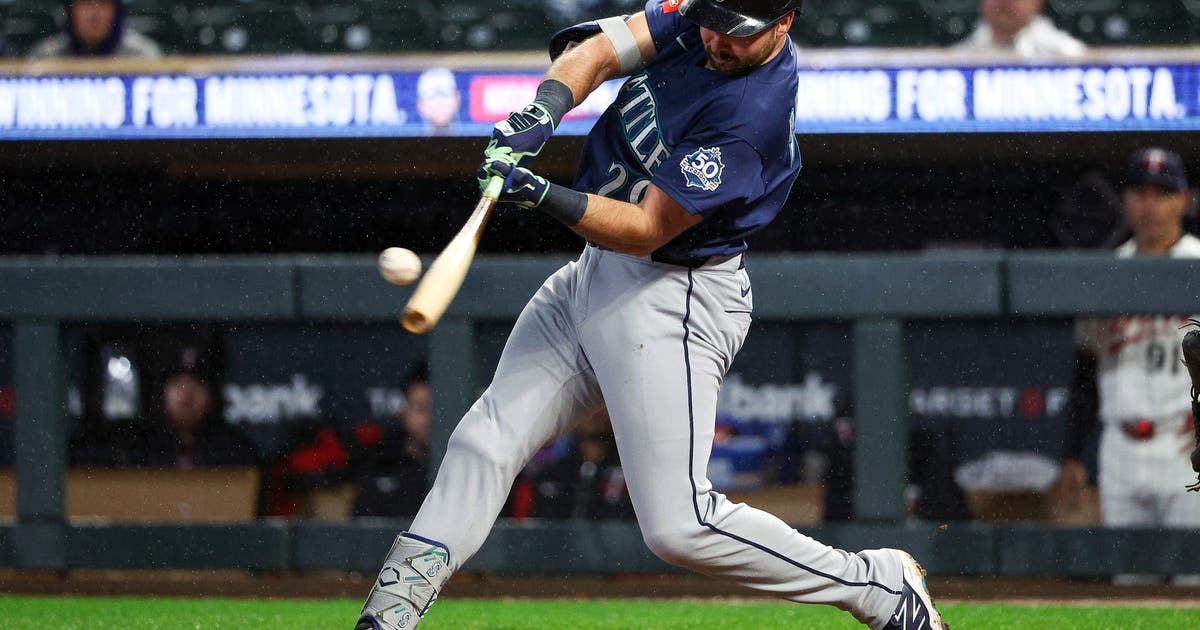 Castillo gives up 7 runs, Seattle Mariners fall to Twins 11-4