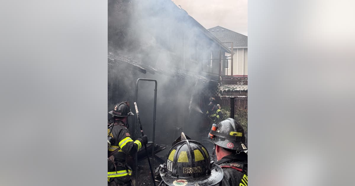 Cigarette starts Lynnwood, WA townhome fire that left 13 people displaced