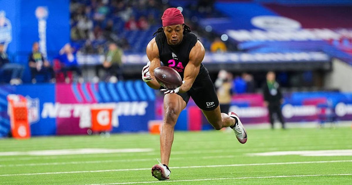 Seattle Seahawks add Arkansas cornerback Julian Neal in third round